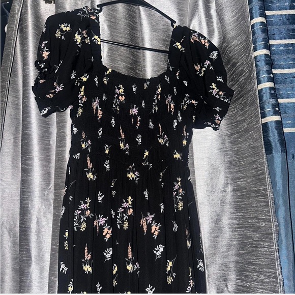 Dresses & Skirts - Floral Black Maxi Dress